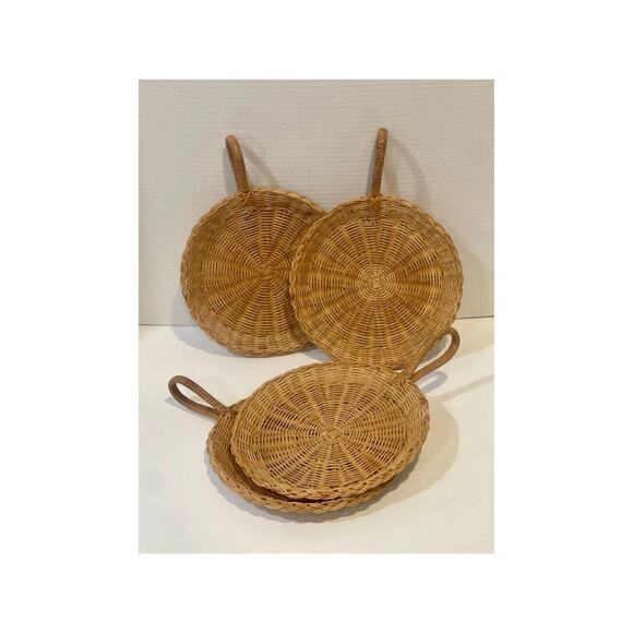 Vintage Wicker Natural Rattan Plate Holder Set Of Four | Boho 1970s Style - Picture 1 of 8